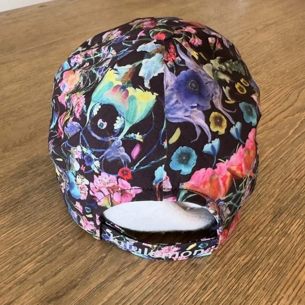 NWOT Lululemon Fast and Free Running Hat-Flowerscope Black Multi-Style# W9EPLS